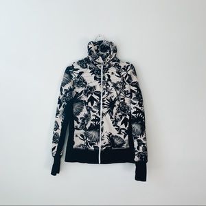 Lululemon sweatshirt